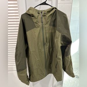 REI co-op olive green rain jacket L